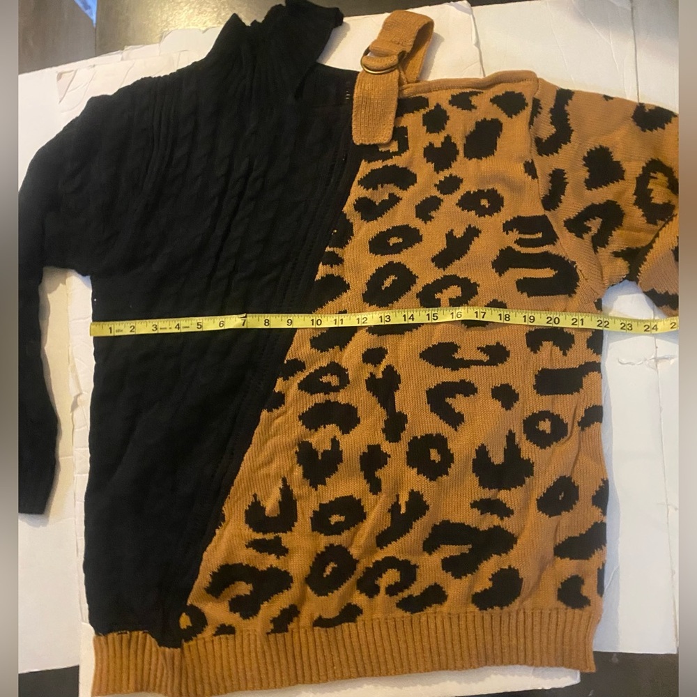 Off Shoulder Leppard Sweater New - Picture 6 of 7